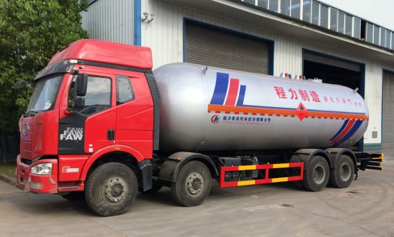 15.6吨解放8X4液化气罐车(国五)